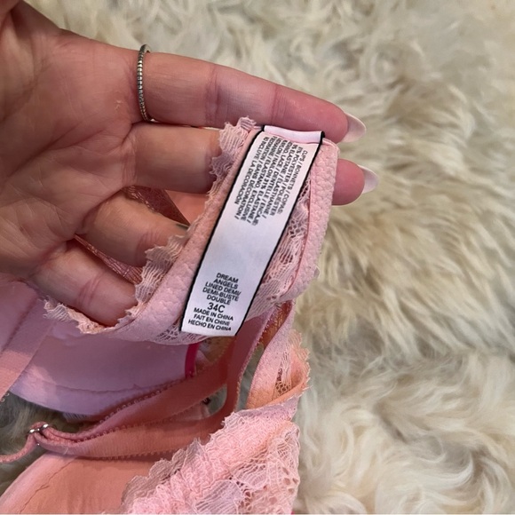 Victoria’s Secret Bra - Picture 4 of 4